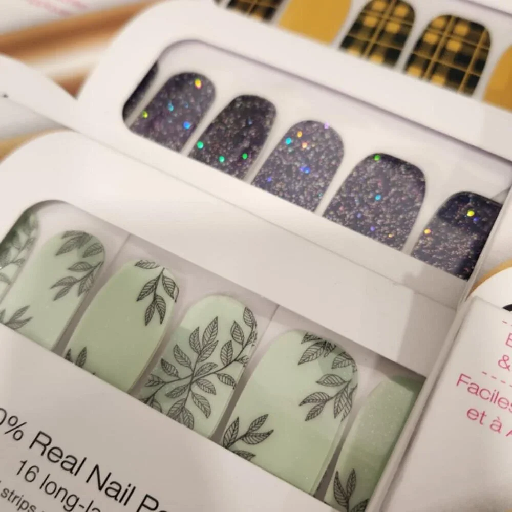 Color Street Press on Nail Grab Bag #6 - Picture 4 of 10